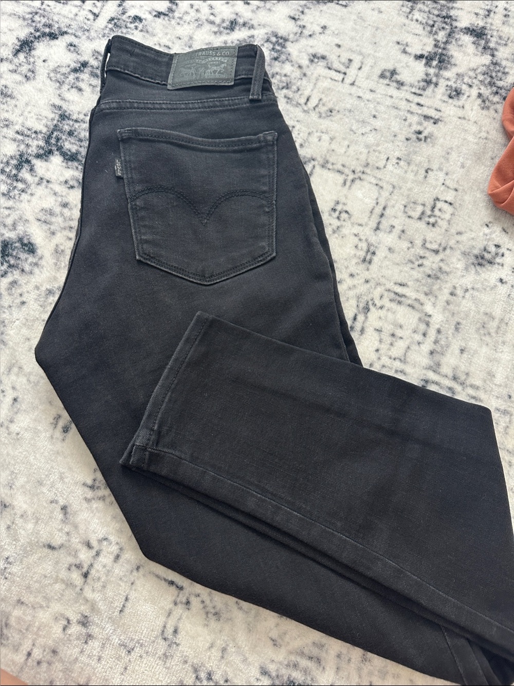 Levi's 811. Women's Black Curvy Skinny High-Rise Jeans -
